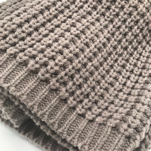 NWOT Aritzia Community Taupe Knit Infinity Scarf - Picture 2 of 4